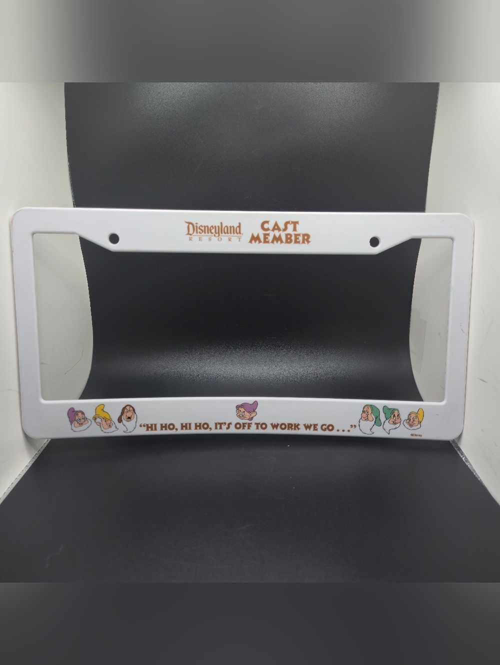 Disneyland Cast Member License Plate Frame 2004 Snow White 7 Dwarfs